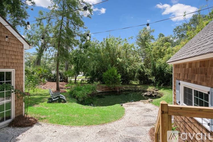 St. Simons Island House: 61 Maxwell Avenue