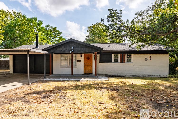 Haltom City House: 4400 Jane Anne St