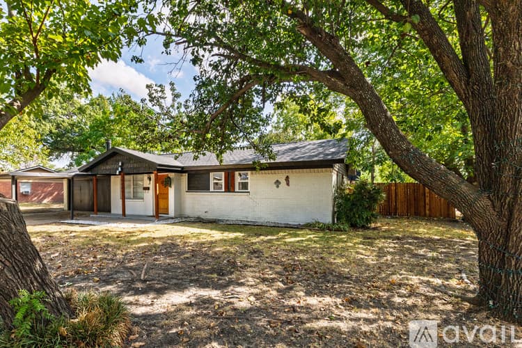 Haltom City House: 4400 Jane Anne St