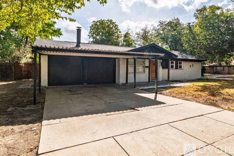 Haltom City House: 4400 Jane Anne St