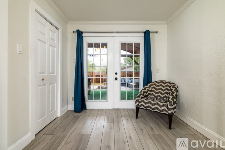 Haltom City House: 4400 Jane Anne St