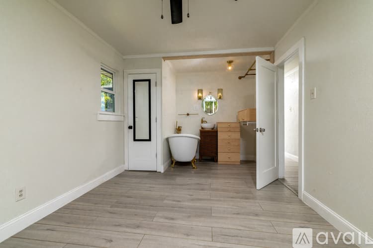 Haltom City House: 4400 Jane Anne St