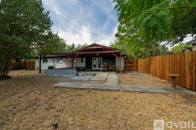 Haltom City House: 4400 Jane Anne St