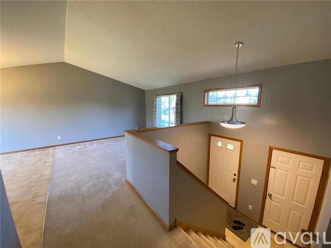 Lonsdale House: 609 Dogwood Street Northeast