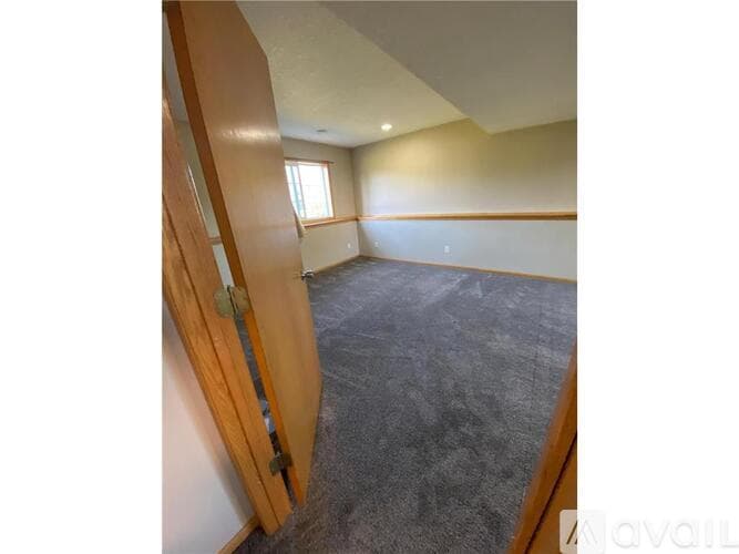 Lonsdale House: 609 Dogwood Street Northeast