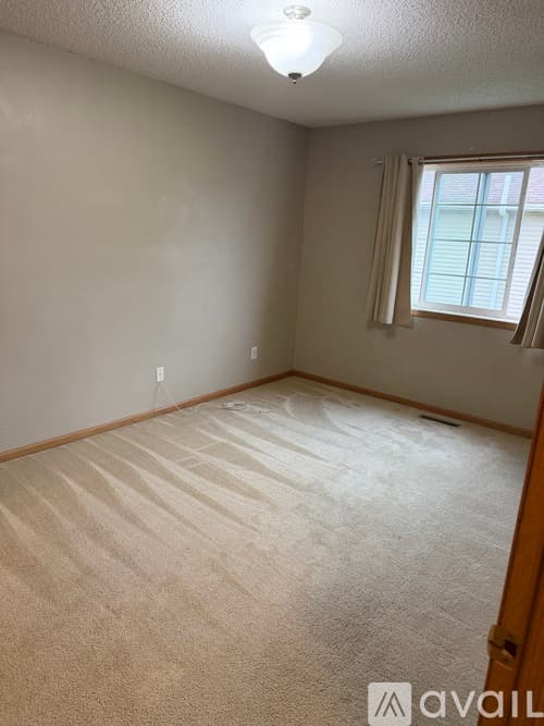 Lonsdale House: 609 Dogwood Street Northeast