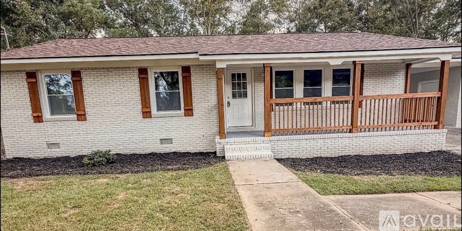 Fort Valley House: 1461 Rolling Hill Road