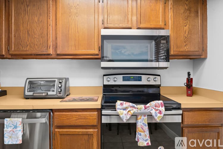 Tampa Townhome: 13011 Purdue Pl