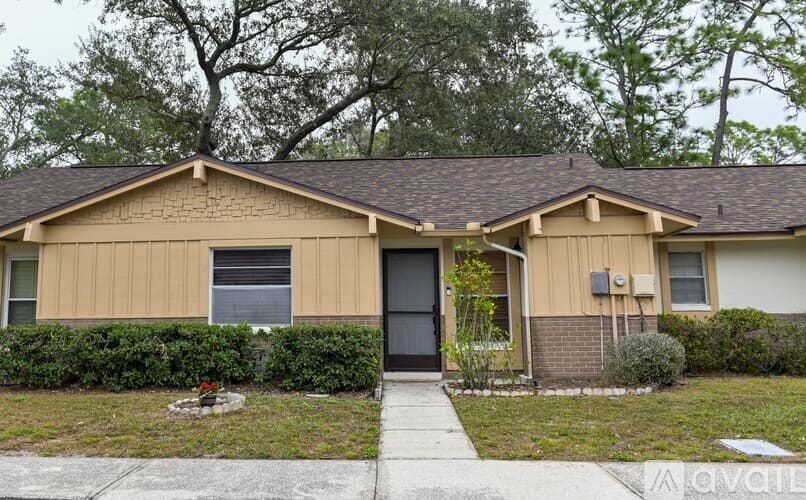 Tampa Townhome: 13011 Purdue Pl