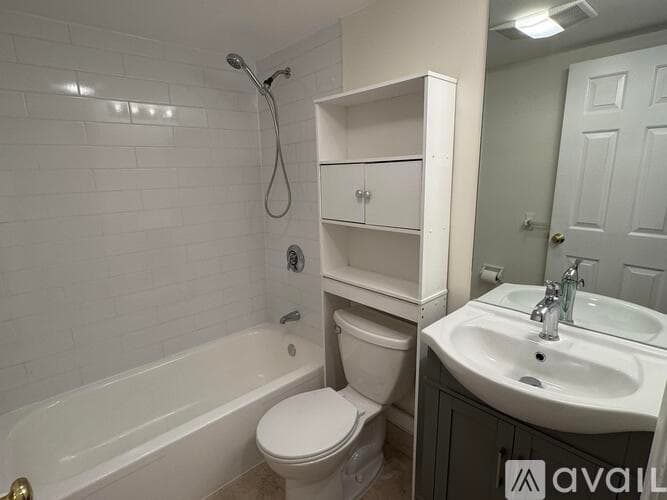 Boston Apartment: 390 Riverway