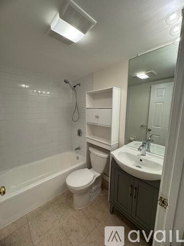 Boston Apartment: 390 Riverway