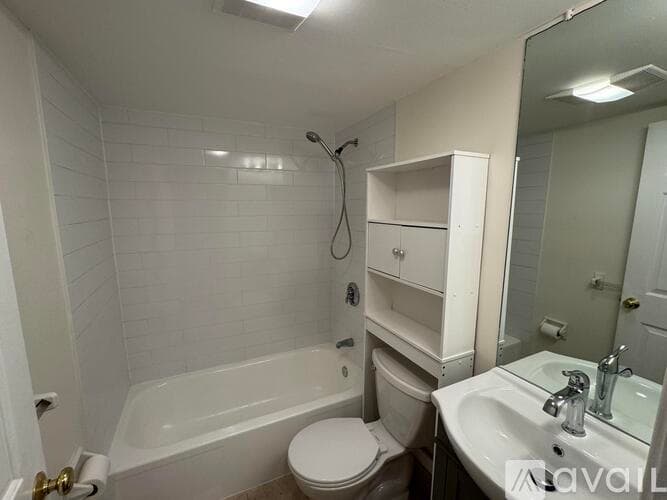 Boston Apartment: 390 Riverway