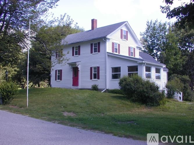 Strafford House: 162 First Crown Point Rd