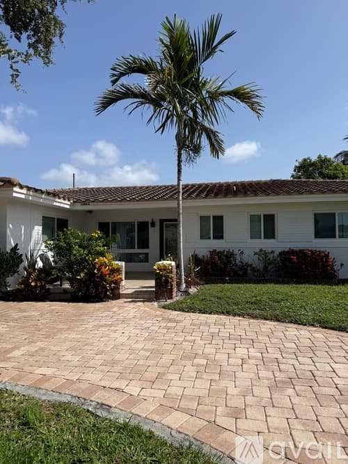 Lighthouse Point House: 2071 NE 27th St