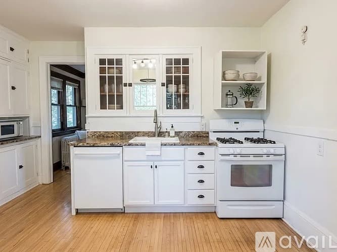 West Saint Paul Apartment: 930 Dodd Rd