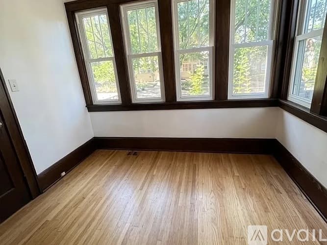 West Saint Paul Apartment: 930 Dodd Rd