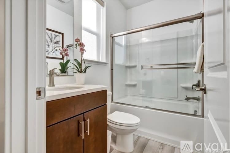Brentwood House: 245 Sespe Creek Avenue