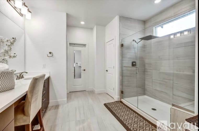 Brentwood House: 245 Sespe Creek Avenue