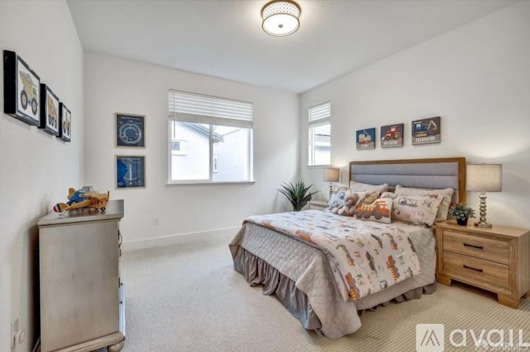 Brentwood House: 245 Sespe Creek Avenue