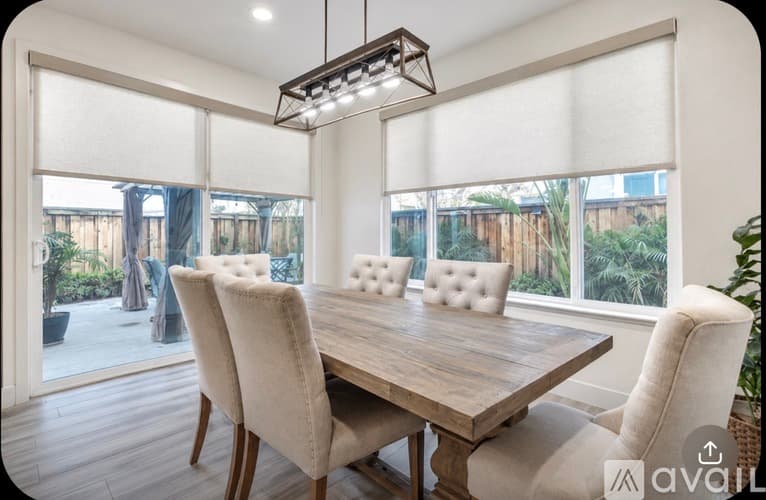 Brentwood House: 245 Sespe Creek Avenue