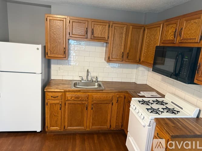 New Bedford Apartment: 67 Foster Street