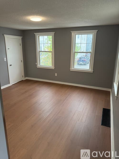 New Bedford Apartment: 67 Foster Street