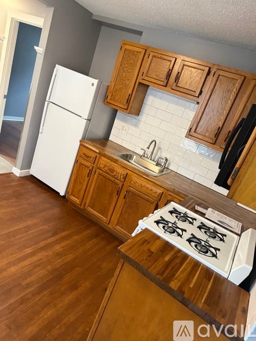 New Bedford Apartment: 67 Foster Street