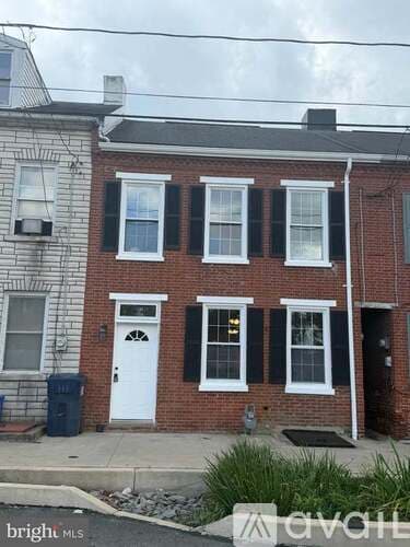 Wrightsville Townhome: 322 S Front St