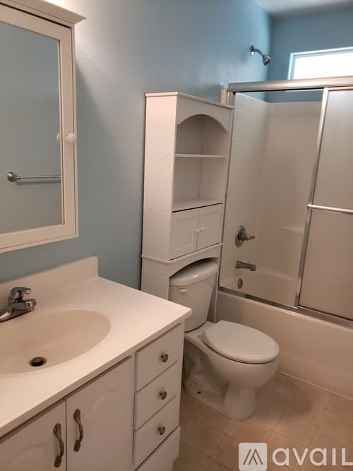 Oakdale House: 446 West J Street