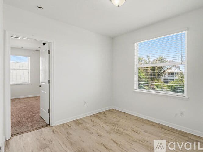 Apollo Beach House: 6417 Key Island Avenue