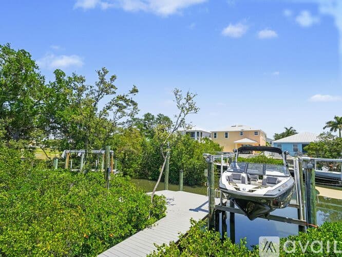 Apollo Beach House: 6417 Key Island Avenue