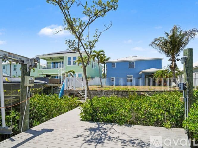 Apollo Beach House: 6417 Key Island Avenue