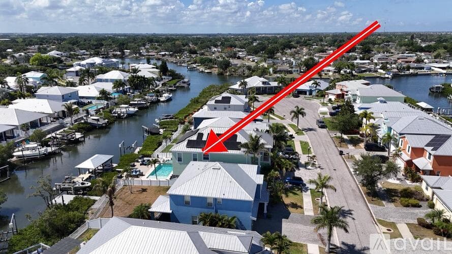Apollo Beach House: 6417 Key Island Avenue