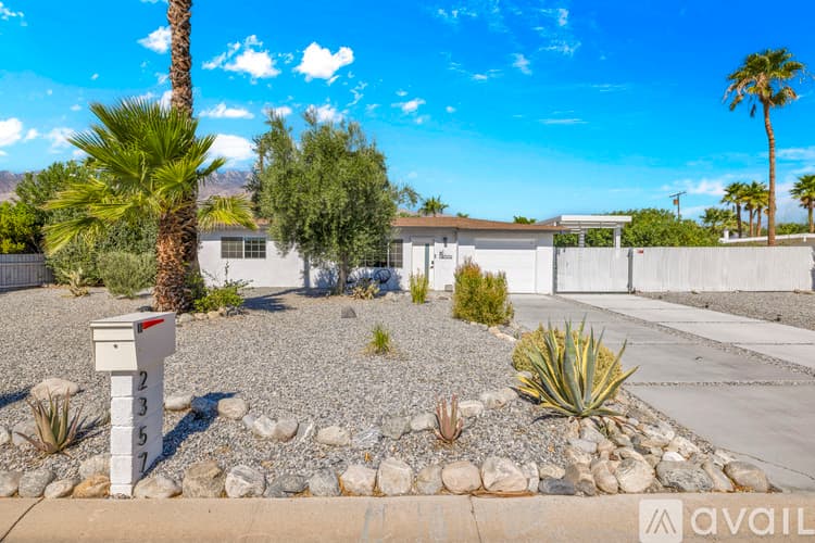 Palm Springs House: 2357 N Viminal Rd