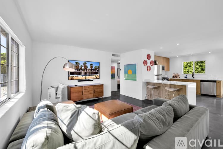 Palm Springs House: 2357 N Viminal Rd
