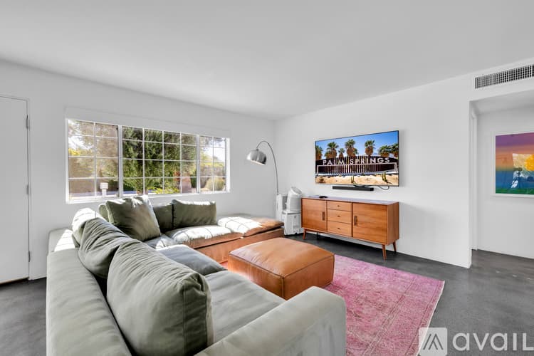 Palm Springs House: 2357 N Viminal Rd