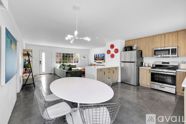 Palm Springs House: 2357 N Viminal Rd