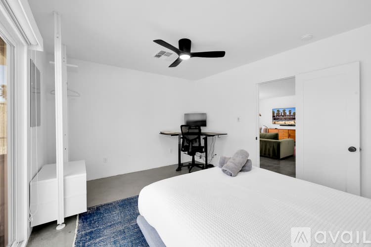 Palm Springs House: 2357 N Viminal Rd