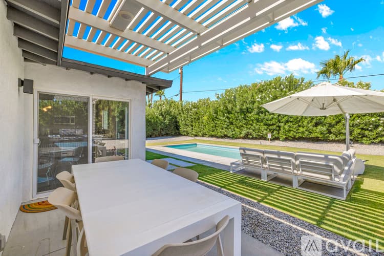 Palm Springs House: 2357 N Viminal Rd