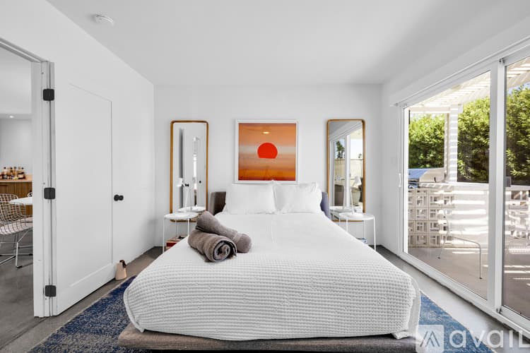Palm Springs House: 2357 N Viminal Rd