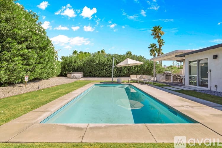 Palm Springs House: 2357 N Viminal Rd
