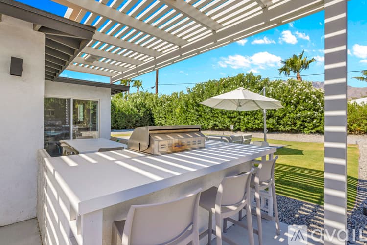 Palm Springs House: 2357 N Viminal Rd