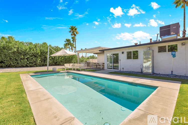 Palm Springs House: 2357 N Viminal Rd