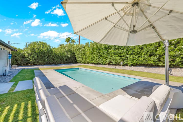 Palm Springs House: 2357 N Viminal Rd