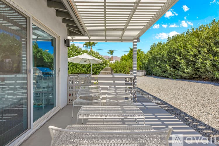 Palm Springs House: 2357 N Viminal Rd