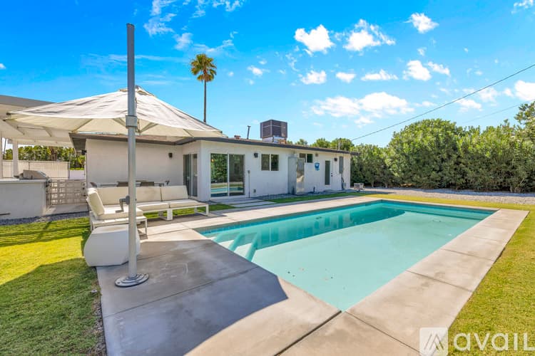 Palm Springs House: 2357 N Viminal Rd