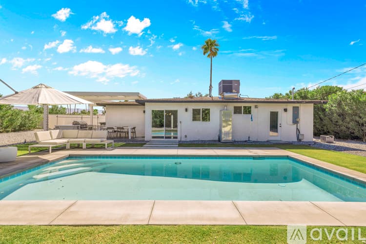 Palm Springs House: 2357 N Viminal Rd