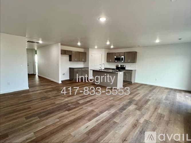 Willard House: 477 Stone Creek Rd