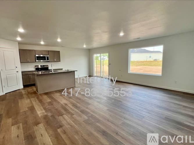 Willard House: 477 Stone Creek Rd