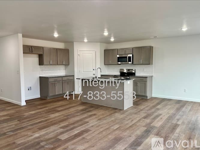 Willard House: 477 Stone Creek Rd
